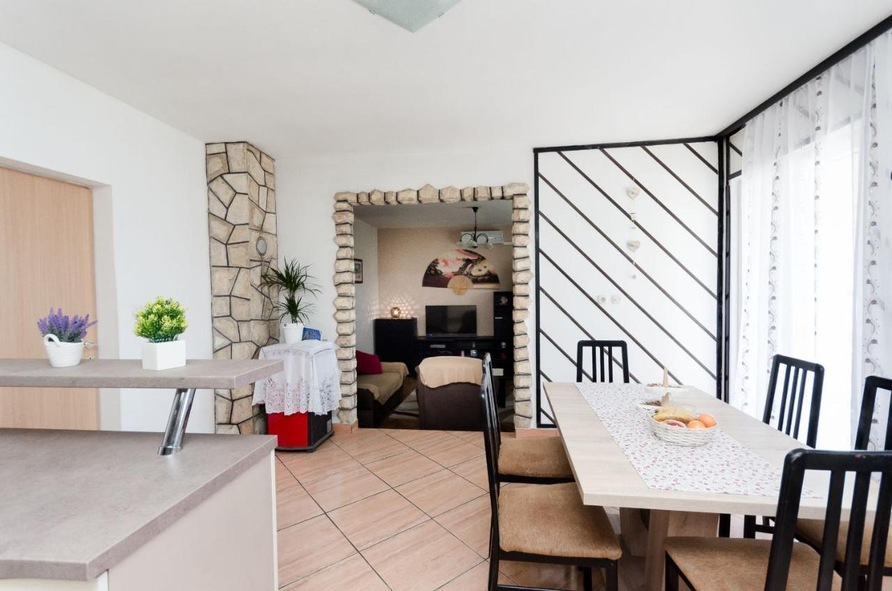Apartments Albina Lopar Extérieur photo
