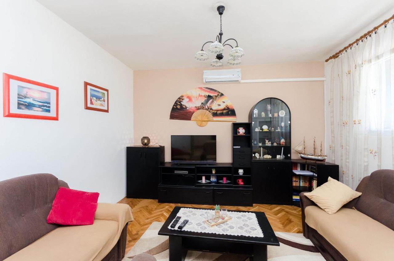 Apartments Albina Lopar Extérieur photo