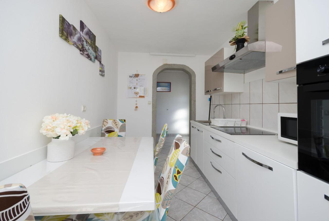 Apartments Albina Lopar Extérieur photo