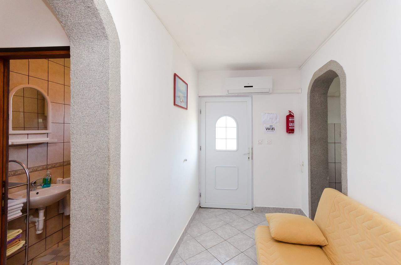 Apartments Albina Lopar Extérieur photo