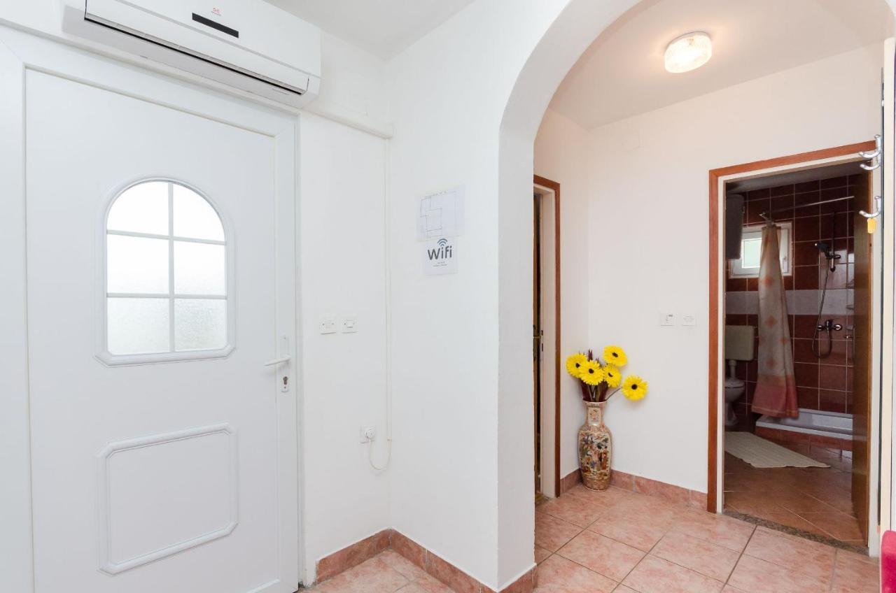 Apartments Albina Lopar Extérieur photo